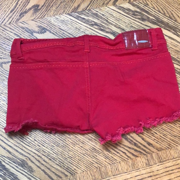 Red jean shorts - Picture 3 of 4